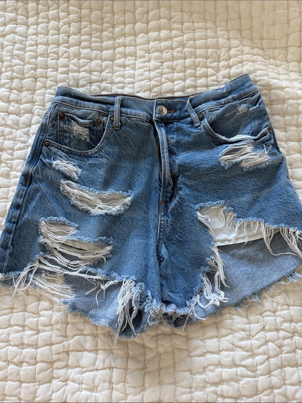 American Eagle, the highest rise 90s boyfriend short